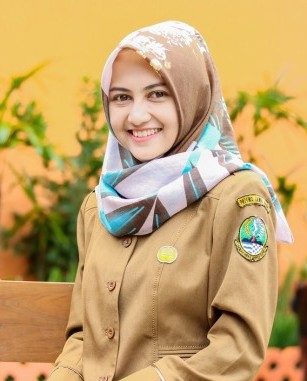 Ibu Siti, Orang Tua Siswa Kelas 5